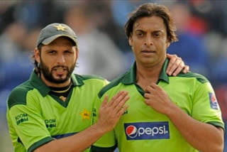 Afridi with akther