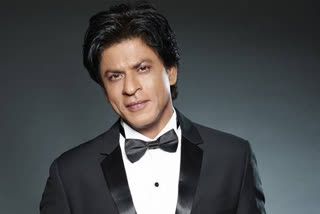 Maharashtra Health Minister thanks SRK for donating 25K PPE kits