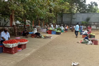 vegetable market open in Mumbai with Social Distance