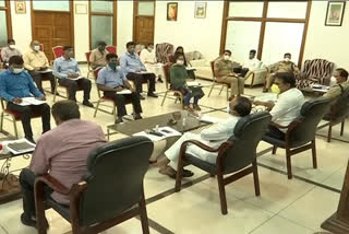 ministers ktr and eetala review on corona effect in ghmc