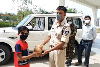 Class 6th student donated his piggy bank to help the poor in morena