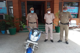 bike thief arrested by vikaspuri police during lockdown