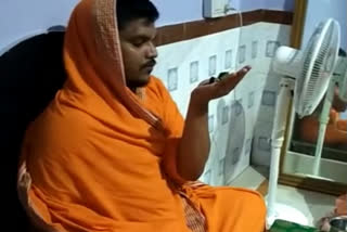 Maheshwara Swamiji of Haveri, who has been worshiping ishtalinga for coronaoutbreak