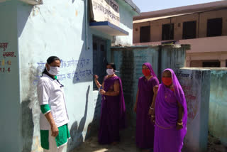 post duty asha workers are making mask in neemuch