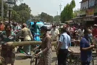 farmers agitated at bagda-bongaon national highway in north 24 paraganas