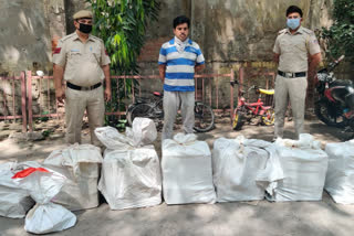 During search of a car, 20 boxes and 960 bottles of Haryana liquor were found