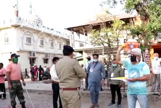 aravalli people welcomed police with flowers