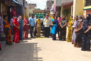 jaykheda people felicitate sanitation workers