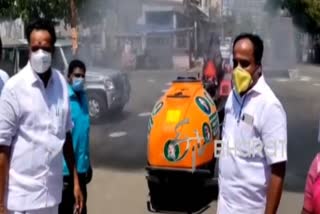 minister-of-transport-gave-spraying-sophisticated-vehicle-to-the-karur-municipality