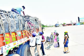 YADADRI BHUVANAGIRI POLICE HELPS TO LABOURS