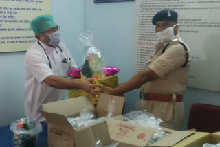 Lifeline Hospital distributed sanitizer kit to policemen in aarang