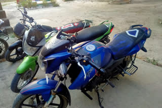 four thieves arrested with three stolen motorcycles