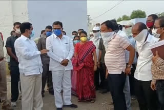 minister-visited-to-amarchintha-mandal-in-wanaparthy-district