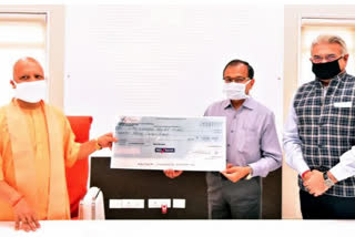 golf-club-donated-fifty-lakhs-rupees-to-covid-care-fund-in-lucknow