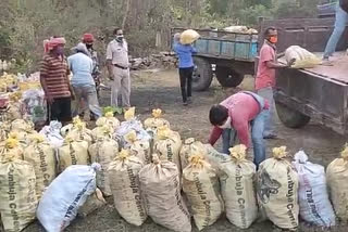 Late night DSP raids illegal coal mining site in dhanbad