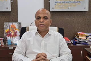 Collector Daulat Desai