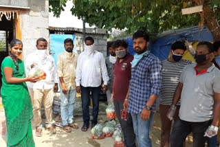 youth distributed vegetables to poor people in sone mandal nirmal district