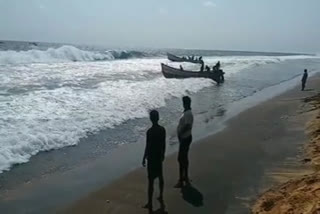 fisherman in crisis  trivandrum latest news  തിരുവനന്തപുരം വാര്‍ത്തകള്‍  ശംഖുമുഖം തീരം