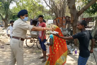 महिला थाना प्रभारी आरती जायसवाल