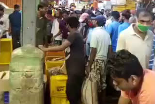 Patipukur fish market closed 3 days