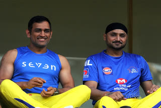 if-dhoni-is-available-for-t20-wc-india-should-pick-him-harbhajan