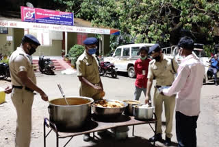 Distribution of food for refugees from Southwest Railway