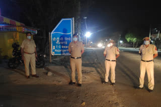 baba haridas nagar police patrolling day and night at najafgarh vegetable market in delhi during lockdown