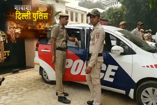 delhi police pcr helps 28 pregnanat lady to reach hospital during lockdown