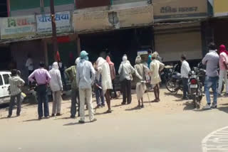 large number of people in bank