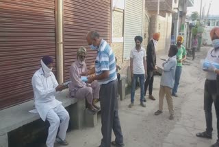 patarkar union distribute masks in fatehgarh sahib