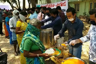 ELECTRONIC MEDIA EMPLOYEES DISTRIBUTED FOOD TO PATIENTS