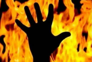 Maha: Woman dies after teenage son sets her on fire  maharastra  mumbai  son killed mother  osmanabad  mudered mother  മുംബൈ  ഒസ്‌മനബാദ്  മഹാരാഷ്‌ട്ര  17കാരൻ അമ്മയെ തീയിട്ട് കൊലപെടുത്തി  അമ്മയെ 17കാരൻ കൊലപെടുത്തി