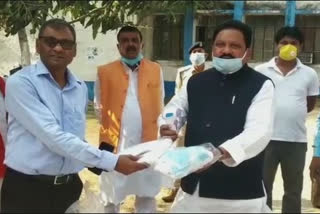 araria mp gave testng kites to district hospital