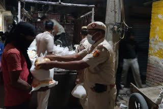 south delhi tigri police station provided food to 55 families during lockdown