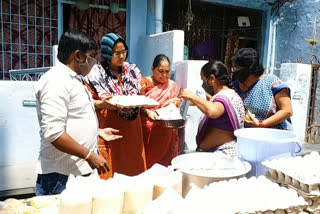 goddaluru anganwadi workers distributing nutrition food