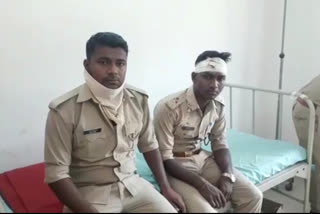 पुलिस और सफाई कर्मचारियों के बीच मारपीट.