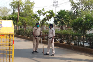 Roads listened during 72-hour curfew in Raipur