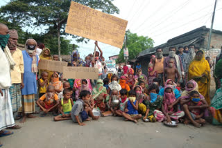 villagers agitation for ration food stuff in mathurapur, south 24 paraganas