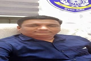 ahmedabad-police-inspector-suffered-a-cough-during-duty-refusing-to-go-home-for-seven-days