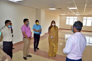 Deputy Commissioner inspects Dumka Medical College