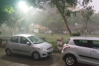 Heavy rain in Delhi