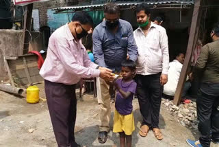 ASI feeding over 300 people from its salary in Sahibganj