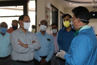 Gir-Somnath  District In-charge Secretary visit covid-19 Hospital