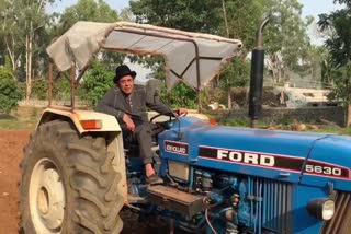 Dharmendra ploughs farm, shares video to boost morale amid lockdown