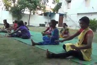 yoga training at shelter homes in wardha