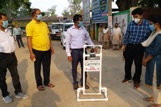 Automatic sanitizer dispenser machine manufactured in gumla