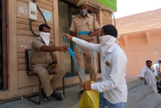 Shergarh news, Youth Congress, distributed masks