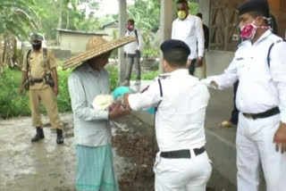 relief-distribute-nolbari-police