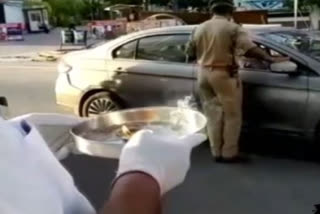 Ghaziabad policemen perform aarti