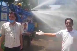 aap mehraulli mla naresh yadav sanitize vasantkunj area with Japanese machine in delhi